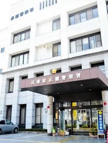泊まり込む