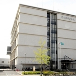 兵庫県警尼崎東署＝尼崎市潮江５