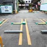 マスクの着用を呼び掛けられ、激怒したとされる現場の駐車場＝神戸市兵庫区福原町（２０２２年３月撮影）
