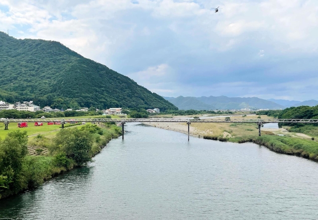 娘　川遊び　はだか 死亡の男子中学生、友人ら約１０人と川遊び たつの・揖保川 | 神戸新聞NEXT｜