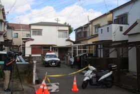 盗み目的で侵入した男に住民女性が殺害される事件があった現場近くの様子＝２８日午前８時２２分、加古川市尾上町