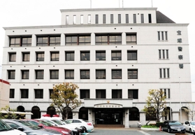 兵庫県警宝塚署＝宝塚市旭町１