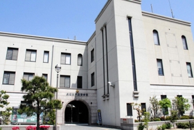 兵庫県警芦屋署＝芦屋市公光町