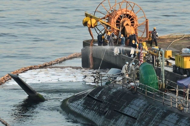 海上自衛隊潜水艦 SS-573 ゆうしお (プラモデル) - ホビーサーチ