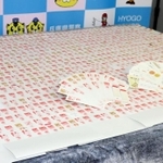 西宮市内の集合ポストなどから男が盗んだとされる約千枚の年賀状＝甲子園署