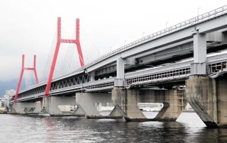 六甲大橋＝神戸市東灘区向洋町西１から撮影