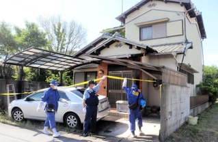 白骨化した遺体が見つかった民家＝４日午前、姫路市内（画像を一部加工しています）