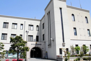 兵庫県警芦屋署＝芦屋市公光町