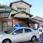 白骨化した遺体が見つかった民家＝４日午前、姫路市内（画像を一部加工しています）