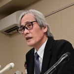 判決を受け、会見する堤将太さんの父の敏さん＝２３日午後、神戸市中央区橘通１、兵庫県弁護士会館（撮影・中西幸大）