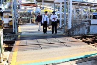 高齢夫婦が電車と接触した神鉄有馬口駅の線路周辺＝神戸市北区有野町唐櫃