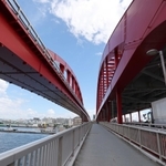 神戸大橋の歩道（神戸ポートターミナルとポートアイランド北公園を結ぶ）