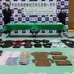 中国から輸入しようとし、摘発された偽のブランド品＝神戸税関