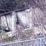 １９日夜に発生した火災で、焼け跡から１人の遺体が見つかった現場＝午前１０時４８分、神戸市須磨区西須磨