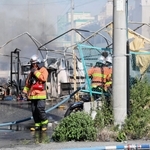 「ごみが燃えている」と通報があった火災現場＝６日午後３時５２分、神戸市兵庫区築地町