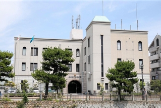 兵庫県警芦屋署＝芦屋市公光町