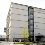 兵庫県警尼崎東署＝尼崎市潮江５