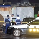腹部と左目に刃物2本刺さった男性が死亡　神戸・会社駐車場のコンテナ内　従業員が発見