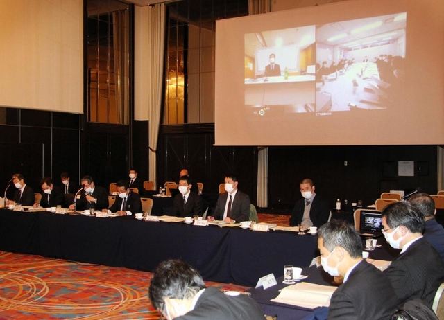 高潮対策などを盛り込んだ大阪湾の事業継続計画案が報告された会合＝神戸市中央区北野町１、ＡＮＡクラウンプラザホテル神戸