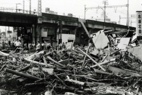 「昭和４２年７月豪雨」で大きな被害を受けた国鉄（当時）神戸駅周辺（六甲砂防事務所提供）