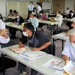 住民がマイ・タイムラインの作成方法を学んだ講習会＝９月、加古川市加古川町友沢、市防災センター