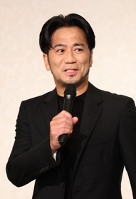 宙組の新作「ＨｉＧＨ＆ＬＯＷ」へ期待を寄せるＬＤＨ　ＪＡＰＡＮ代表のＨＩＲＯ＝２６日午後、宝塚大劇場（撮影・長嶺麻子）