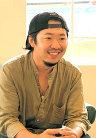 「自分の意志でつくり手になって何かしようとすることが、地域活性の本質やと思っている」と語る大原智さん＝伊丹市中央５