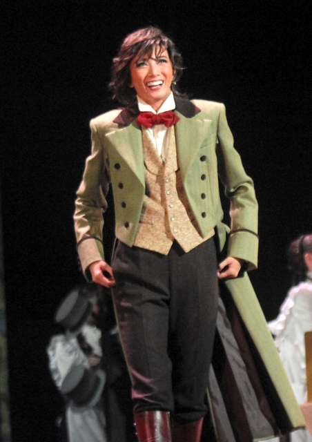 新しい絵画の運動に意欲を燃やすロセッティ（極美慎）＝宝塚バウホール