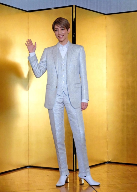 ２０２３年６月公演千秋楽で退団する真風涼帆＝大阪市北区