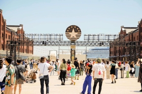 今年５月に横浜で開かれた「ＧＲＥＥＮＲＯＯＭ　ＦＥＳＴＩＶＡＬ」。９月２４、２５日に「ＧＲＥＥＮＲＯＯＭ　Ｂｅａｃｈ」として大阪で初開催される（ＧＲＥＥＮＲＯＯＭ．ＣＯ提供）