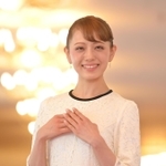 「成長した姿を見せたい」と抱負を語る朝月希和＝宝塚大劇場（代表撮影）