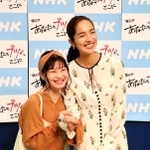 「あなたのブツが、ここに」の主演仁村紗和（右）と毎田暖乃＝大阪市内、ＮＨＫ大阪放送局
