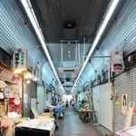 昭和の名残を残す杭瀬中市場＝尼崎市杭瀬本町１（二号店杭瀬中市場提供）