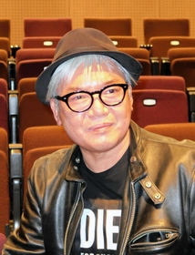 「神戸は失敗して戻ってきても、そっと受け入れてくれる懐の深さがある。そういう温かさも表現したかった」と語る菱田信也＝神戸市中央区