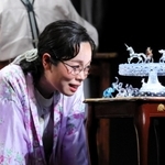 「ガラスの動物園」でローラを演じる梅村綾子（宮川舞子さん撮影）