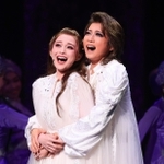 愛を誓い合うディミトリ（礼真琴・右）とルスダン（舞空瞳）＝宝塚大劇場（撮影・吉田敦史）