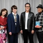 劇中の絵も描き下ろしたたなかしん（右端）と出演者＝大阪市北区