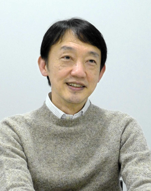 「女優の藤山直美さんに密着した作品など、硬軟取り混ぜて撮ってきた」と話す津村健夫さん＝大阪市北区、毎日放送