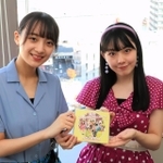 セカンドシングルの魅力をＰＲする「ＯＣＨＡ　ＮＯＲＭＡ」の斉藤円香（左）と西﨑美空＝神戸新聞社