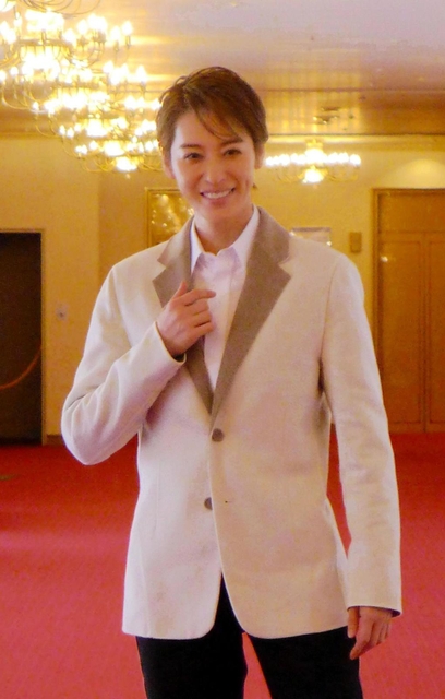 菅原道真の役作りなど、意気込みを語る宝塚歌劇月組トップ、月城かなと＝宝塚大劇場