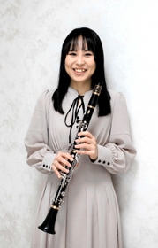 ブラームスのソナタについて「晩年のいろんな思いが詰まっている」と吉本さん＝明石市鳥羽