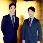 祝祭大狂言会に出演する野村萬斎（右）と裕基＝大阪市北区