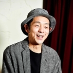 舞台について「がまんできない人たちが、それを持て余してるような空気感になるのでは」と話す宮藤官九郎（三浦憲治さん撮影）