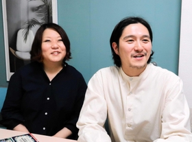 「ＡＲＩＦＵＪＩ　ＷＥＥＫＥＮＤＥＲＳ」を企画した深川浩子さん（左）と野村優太さん＝大阪市内