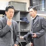 舞台の本番を前に、通し稽古を行う役者たち＝東京都北区