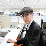 上方落語台本大賞常連作家の藤丸紘生さん。「何を評価されてるのかは、講評がないので自分でも分かりません」＝神戸市中央区東川崎町１、デイリースポーツ