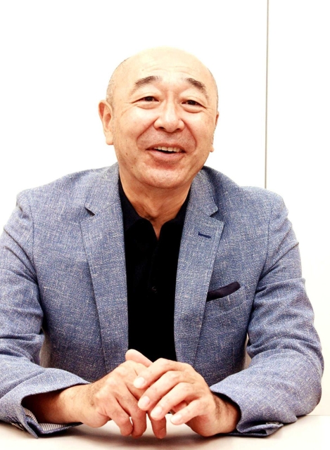 「４兄弟のやりとりは、あるある、と共感してもらえるはず」と語る高橋克実＝大阪市内