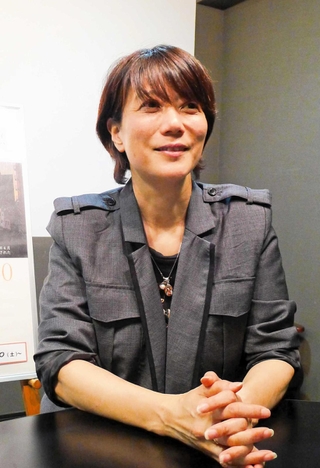 「これからの生き方を考えるためにも、２０２０年の春をもう一度、見直しておくことが大切なのでは」と話す三島有紀子監督＝大阪市内