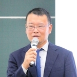 「日本の囲碁文化と世界の交わり」の題で講演する結城聡九段＝６月２４日午後、神戸市東灘区、甲南大学岡本キャンパス
