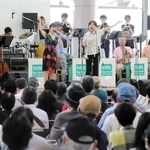 ＮＡＢＬの第４０回定期演奏会に出演した「ウエストウインズジャズオーケストラ」（西宮市）。長らく高橋達也さんの教えを受けてきた＝６月１８日、神戸ハーバーランドスペースシアター